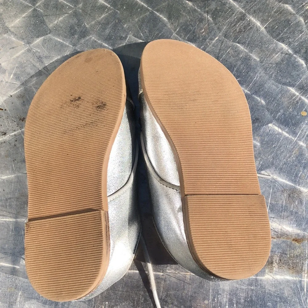 Gap silver Oxfords sz 10